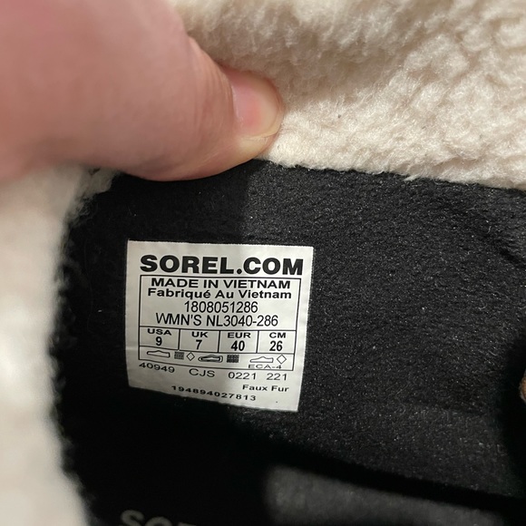 Sorel Explorer Carnival Waterproof Boot -9- worn 1x - Picture 4 of 5